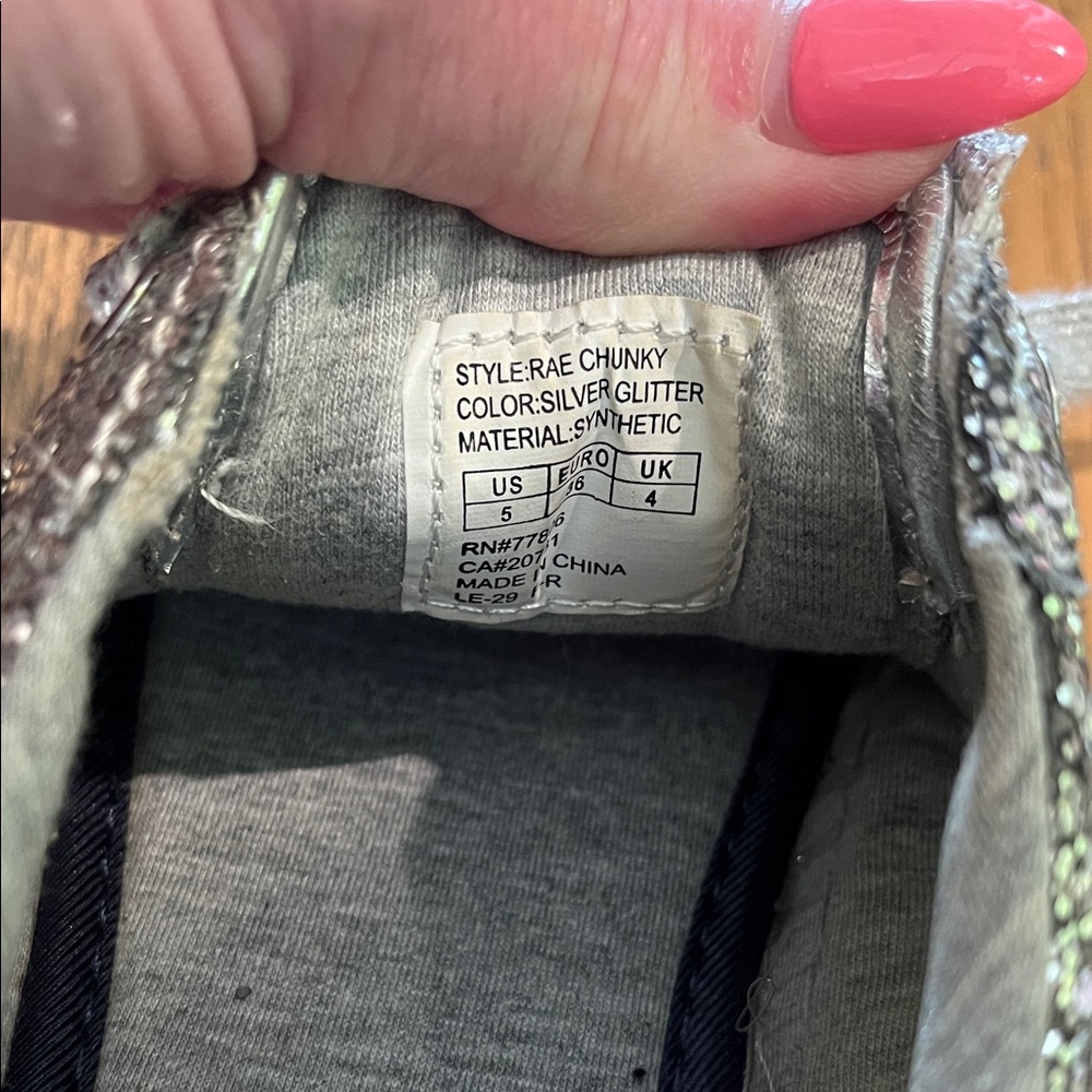 Tommy Hilfiger Silver Glitter Kids Sneakers with Red & Navy Stripes. - Picture 6 of 6